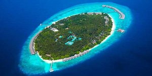 Εντυπωσιακό νησί ξενοδοχείο στις Μαλδίβες: Εκει που το καλοκαίρι δεν τελειώνει π