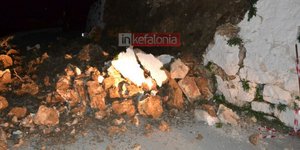 Ο ισχυρός μετασεισμός έκλεισε δρόμο στην Κεφαλονιά -Συνεχίζεται η ταλαιπωρία για