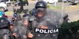 Αστυνομικοί χτύπησαν δημοσιογράφους στη Νικαράγουα