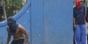 Το κύμα βίας στη Νικαράγουα έχει κοστίσει τη ζωή 220 ανθρώπων (Φωτογραφία: AP/ Alfredo Zuniga)