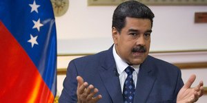 Στρατό στα σύνορα με την Κολομβία