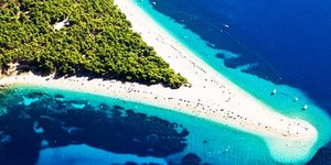 «Χρυσό Κέρας»: Η μοναδική παραλία στον κόσμο που αλλάζει σχήμα ανάλογα με τη φορ