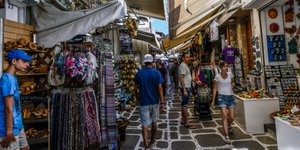 Αγορά στο νησί της Κω. Φωτογραφία: Eurokinissi /Αντώνης Νικολόπουλος