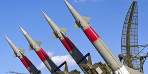 Κι άλλοι πύραυλοι από τη Βόρεια Κορέα -Εκτόξευσε 30 ακόμη στη θάλασσα 