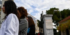 Νοσοκομειακοί γιατροί σε διαμαρτυρία έξω από το Αγία Σοφία /Φωτογραφία Αρχείου: Intime news