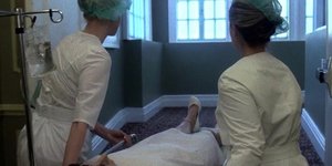 Δύο φοιτήτριες - νοσηλεύτριες ήρθαν στα χέρια για ένα κουτσομπολιό