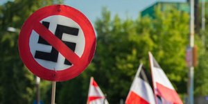 Τα «ρατσιστικά» προφυλακτικά που ξεσήκωσαν τη Γερμανία – Τα έστελνε ακροδεξιό κό
