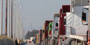 Ενταλμα σύλληψης για δυο νταλικέρηδες που πέταξαν στο δρόμο 3 Αφγανούς που πέθαν