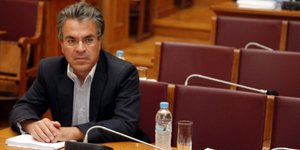 Ντινόπουλος: Οι μανδαρίνοι του υπουργείου Οικονομικών ας ρωτούν και τους βουλευτ