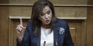 Η βουλευτής της Νέας Δημοκρατίας Ντόρα Μπακογιάννη- φωτογραφία intimenews