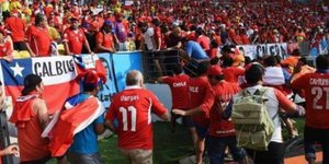 «Ντου» οπαδών της Χιλής στο Μαρακανά -Επεισόδια πριν από τον αγώνα [εικόνες]