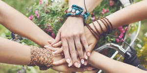 Ανοιξιάτικο μανικιούρ/ Φωτογραφία: Shutterstock