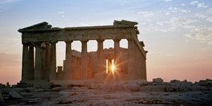 Σκοτσέζικο ντους από τη Huffington Post: Ολοι πρέπει να πάνε στην Ακρόπολη