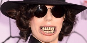 Βγαλμένη από εφιάλτη η Lady Gaga – Τρομακτικά αποκρουστική εμφάνιση [εικόνες]