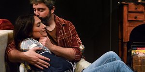 «Ο χρόνος σταματά» στο θέατρο Κάτω από τη Γέφυρα