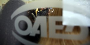Spiegel: Στην Ελλάδα μείωσαν τον κατώτατο μισθό και η ανεργία αυξήθηκε -Απέτυχαν