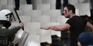 Επεισόδια στο ΟΑΚΑ στο ματς ΑΕΚ-Αγιαξ -Φωτογραφίες: Eurokinissi