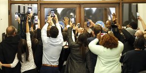 Χαμός σε δικαστήριο με τον Μπαράκ Ομπάμα (Φωτογραφία: AP/ Charles Rex Arbogast)