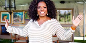 Η Οπρα έκανε «παζάρι» στην αυλή της και μάζεψε 600.000 δολάρια για καλό σκοπό 