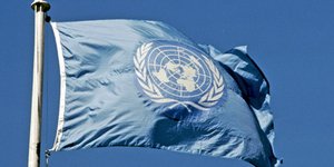 ΟΗΕ: Οι επιθέσεις εναντίον μεταναστών στην Ελλάδα συνδέονται με την οικονομική κ