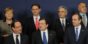 Φρανσουά Ολαντ: Για την ύφεση στην Ευρώπη φταίει η λιτότητα της Μέρκελ