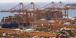 Φρένο στην ιδιωτικοποίηση ΟΛΠ: Προσφυγή φορέων στο ΣτΕ για «σκιές» και απόκρυψη 