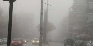 Το πρωί της Παρασκευής στη Λάρισα είχε κάτι από... Λονδίνο / Φωτογραφία: onlarissa