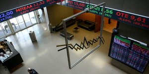 απόδοση των ελληνικών ομολόγων/Φωτογραφία: IntimeNews