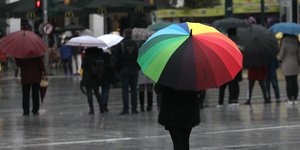 Καιρός για ομπρέλα /Φωτογραφία Αρχείου: Intime News