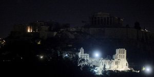 Και η Ακρόπολη «έσβησε» στην «Ωρα της Γης»
