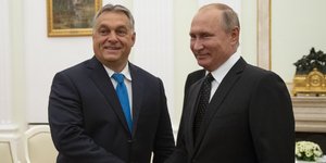 Τον Ορμπαν συνάντησε ο Πούτιν στη Μόσχα (Φωτογραφία: AP/ Alexander Zemlianichenko)