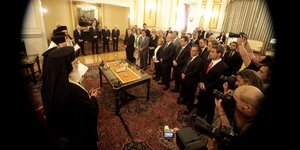 Το κολάν της Βούλτεψη το πράσινο παπαγαλί της Γκερέκου και οι γυναίκες των υπουρ