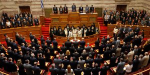 Ποιες θέσεις κατέλαβαν στη Βουλή τα νέα κόμματα