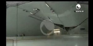 Κατέρρευσε οροφή γηπέδου χόκει στη Σλοβακία από το βάρος του χιονιού