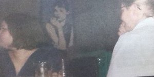 Η Ουρανία Μιχαλολιάκου και η Ελένη Ζαρούλια διασκεδάζουν και χορεύουν σε μπαρ [ε
