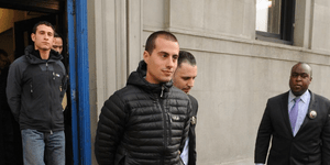 Πηδούν από θεόρατο ουρανοξύστη και προκαλούν ανατριχίλες -Μετά την έξαψη όμως ήρ