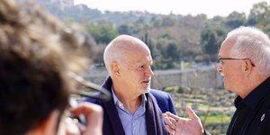 Ο πρώην πρωθυπουργός Γιώργος Παπανδρέου με τον ευρωσοσιαλιστή Ούντο Μπούλμαν