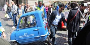 Μπορεί να χωρέσει ένα αυτοκίνητο στο Ford Transit;