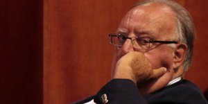 Παρέμβαση Πάγκαλου -Καλεί ΠΑΣΟΚ και ΔΗΜΑΡ να αυτοδιαλυθούν