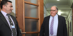 Ο Πάγκαλος τεκμηριώνει το «Ολοι μαζί τα φάγαμε» [αποσπάσματα]