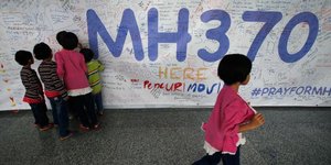 Οι σπαρακτικές ζωγραφιές των παιδιών για το μοιραίο Boeing [εικόνες]