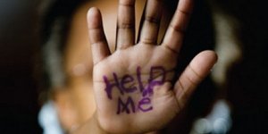 Στη Βρετανία η Παιδεία «μυρίζει» κίνδυνο -Τουλάχιστον 254 εκπαιδευτικοί έχουν δι