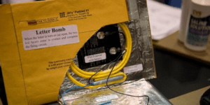 Ιδιοκτήτης εταιρείας κούριερ έστελνε βόμβες «μαϊμού» σε τράπεζες -Πώς έστηνε τις