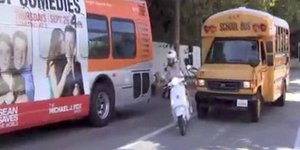 Από θαύμα γλίτωσε από τροχαίο η Γκουίνεθ Πάλτροου-Καρέ-καρέ το παρολίγον ατύχημα