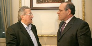 Διατηρείται ο 13ος και 14ος μισθός - Κανονικά οι αυξήσεις