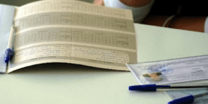 Πέρασε στις Πανελλήνιες δίνοντας λευκή κόλλα: Ο μαθητής με το αρνητκό ρεκόρ που 