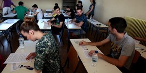 Πανελλαδικές εξετάσεις 2014: Οι απαντήσεις στο μάθημα της Νεοελληνικής Γλώσσας [