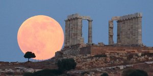 πανσέληνος/Φωτογραφία: IntimeNews