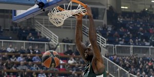 Επικίνδυνη «έξοδος» για το «τριφύλλι» / Φωτογραφία: Eurokinissi (ΒΑΓΓΕΛΗΣ ΣΤΟΛΗΣ)