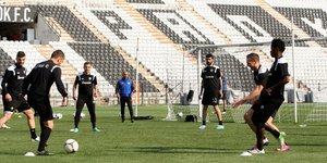 Στον τοίχο γράφει πλέον «This is... Toumba»